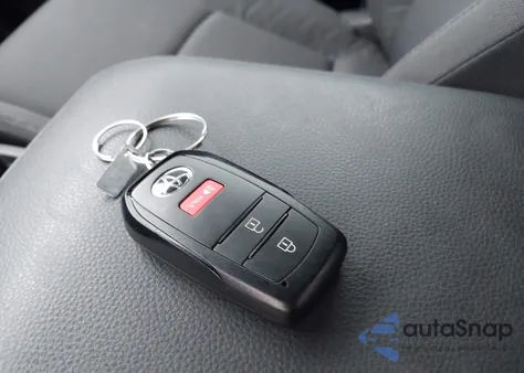 2025 Toyota Tacoma Sr z USA, uszkodzony, nr VIN 3TYLD5KNXSC015391